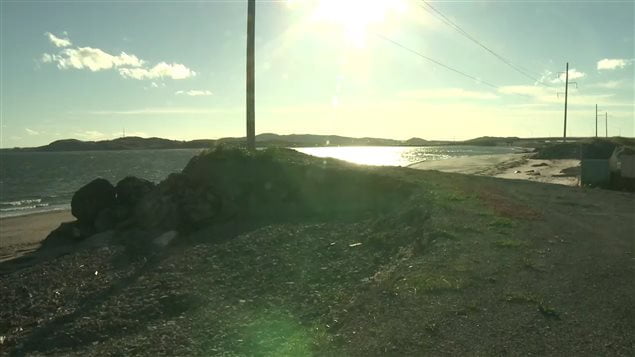 Des poteaux presque dans l’eau