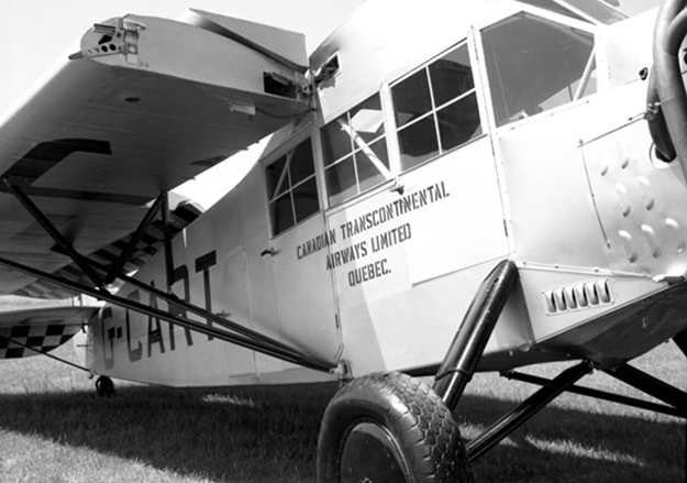 Éphémérides : Premier courrier aérien aux Îles en 1928