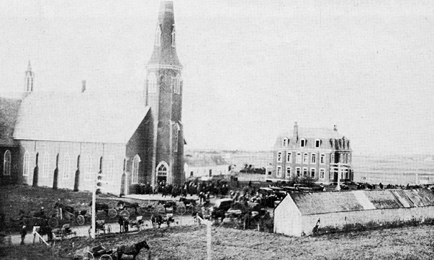 Éphémérides : Le clocher de l’Église Saint-Pierre de Lavernière est frappée par la foudre