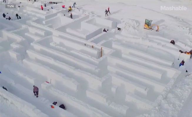 Le plus grand labyrinthe de glace est en Pologne