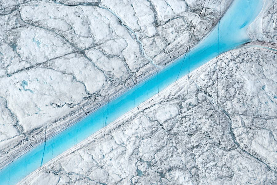 Breathtaking-Aerial-Views-of-Greenland-by-Daniel-Beltra-11-900x601