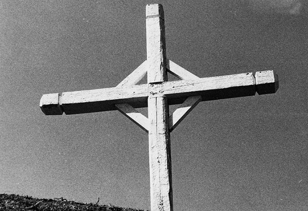 Éphémérides : Inauguration de la croix sur la butte des Molaison à Lavernière