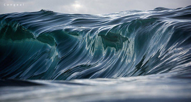 Superb-Photographs-of-Waves-About-to-Break1-900x484