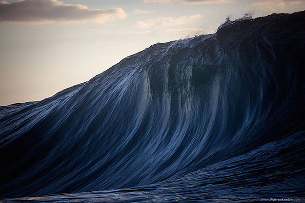 Superb-Photographs-of-Waves-About-to-Break3-900x600