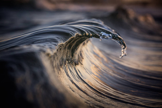 Superb-Photographs-of-Waves-About-to-Break5-900x600