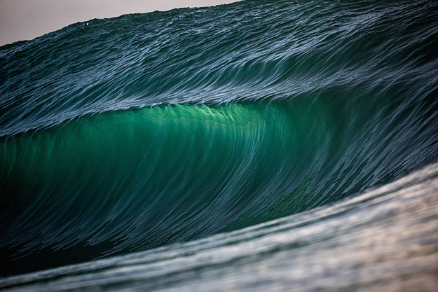 Superb-Photographs-of-Waves-About-to-Break6-900x600