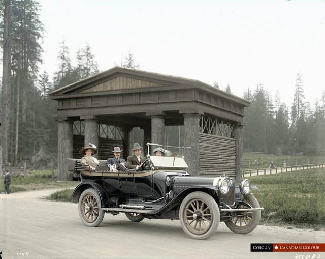 27-photos-colorisees-des-automobiles-americaines-des-annees-1910-1920-16