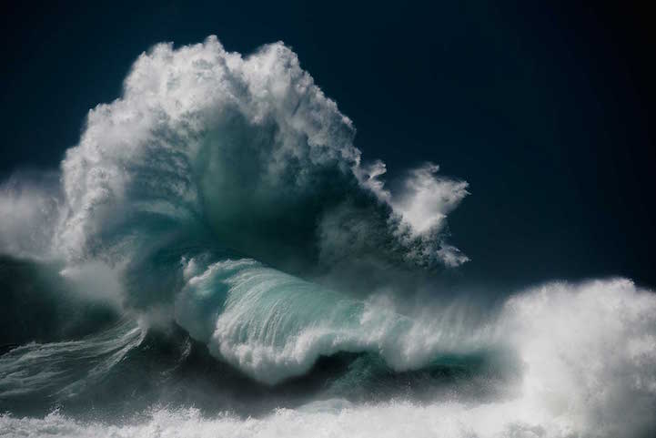 Les-photos-de-vagues-gigantesques-de-Luke-Shadbolt-1