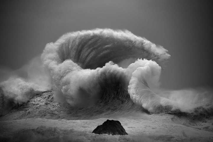 Les-photos-de-vagues-gigantesques-de-Luke-Shadbolt-2