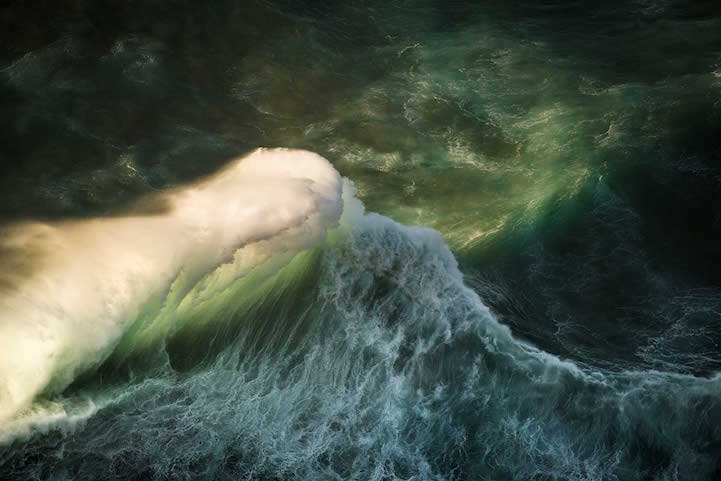 Les-photos-de-vagues-gigantesques-de-Luke-Shadbolt-6