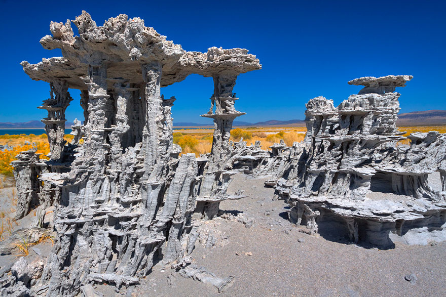 ces-etonnantes-formations-naturelles-les-tufs-de-sable-tufas-sand-8