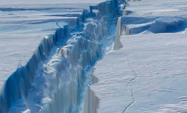 Un gigantesque iceberg va se détacher de l’Antarctique