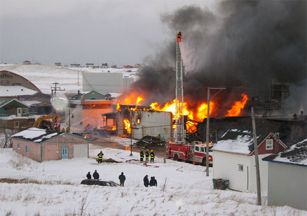 Éphémérides : Incendie majeur dans l’usine de transformation de Madelipêche