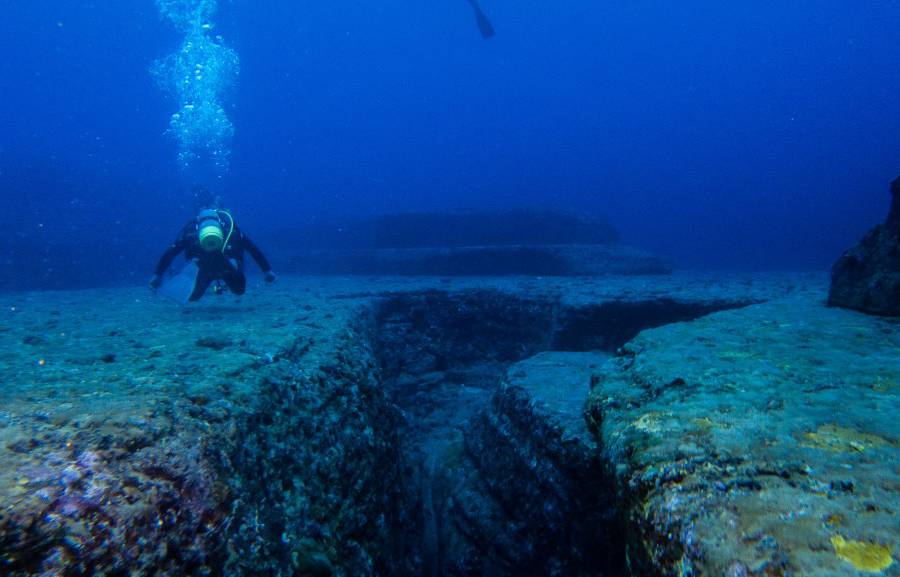 underwaterruins5-900x577