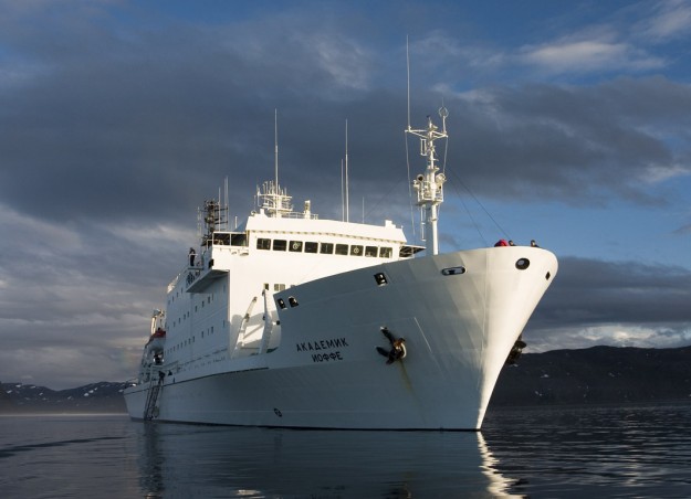 Le bateau de croisière Akademik Loffe sera aux Îles mardi