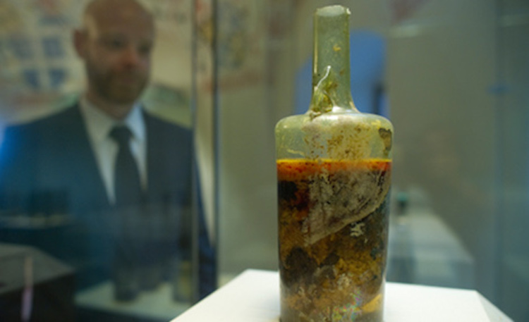 La plus vieille bouteille de vin du monde a plus de 1650 ans