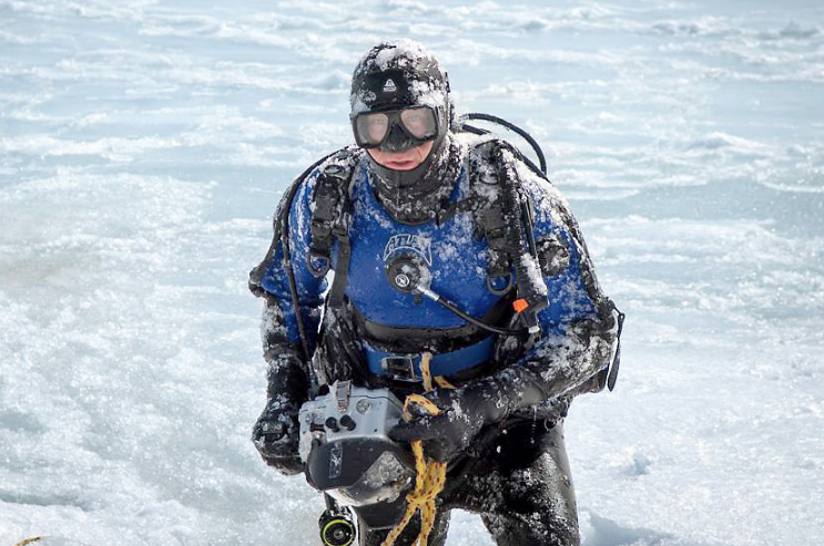 Ses images des profondeurs de l’Arctique font le tour du monde