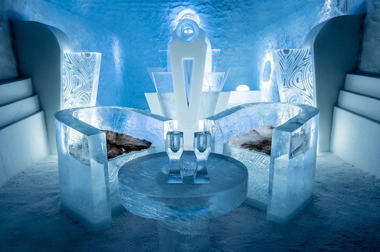 Le-celebre-hotel-de-glace-suedois-Icehotel-est-desormais-ouvert-365-jours-par-an-5