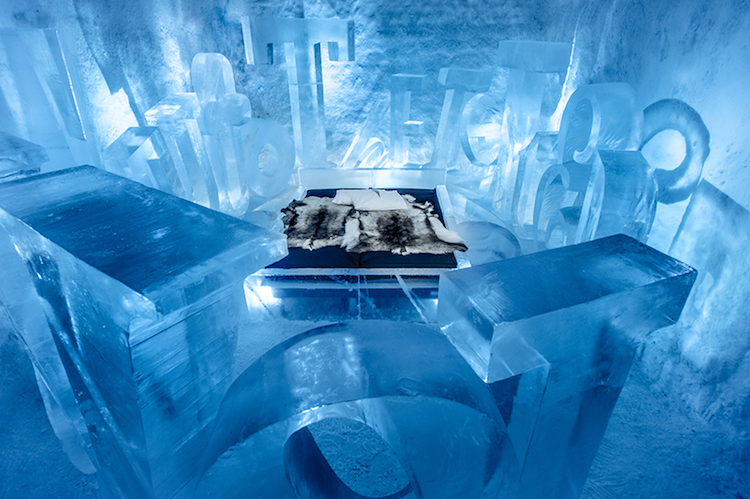 Le-celebre-hotel-de-glace-suedois-Icehotel-est-desormais-ouvert-365-jours-par-an-6