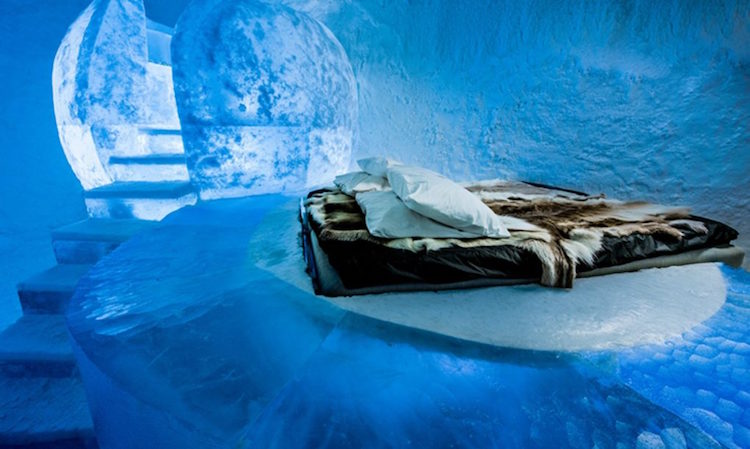 Le-celebre-hotel-de-glace-suedois-Icehotel-est-desormais-ouvert-365-jours-par-an-9