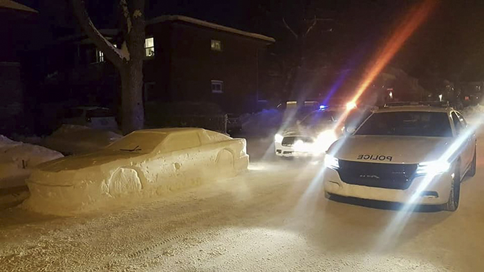 snow-car-police-simon-laprise-montreal-canada-11-5a61a0b9e1d42__700