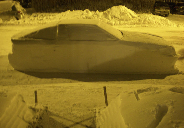 snow-car-police-simon-laprise-montreal-canada-5a61a7e48d359__700