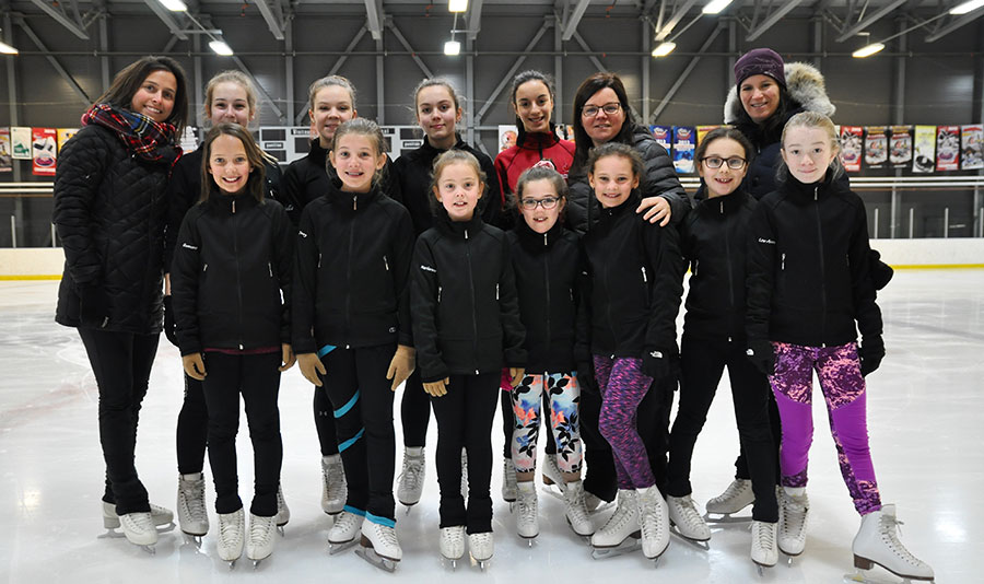 Les patineuses des Îles se démarquent lors de la compétition Invitation de Matane