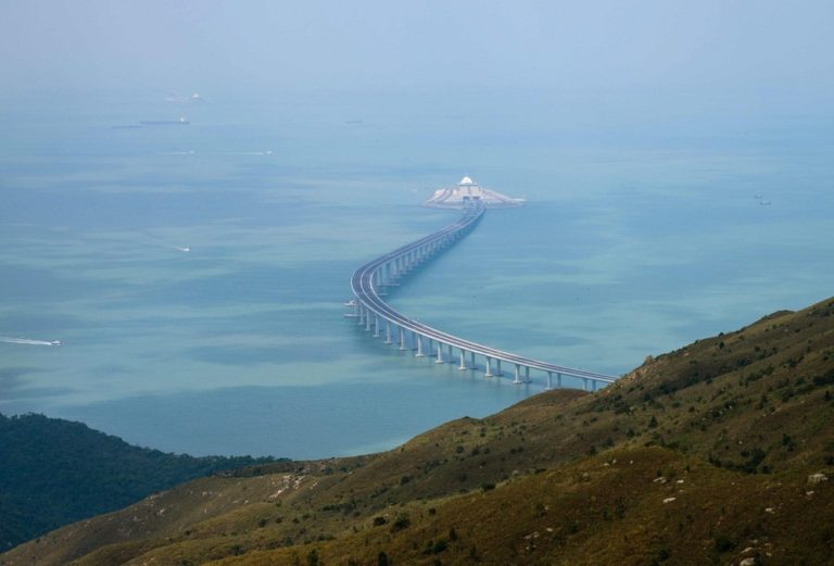 le-pont-Hong-Kong-Zhuhai-Macau-le-plus-long-pont-maritime-du-monde-3-768x521