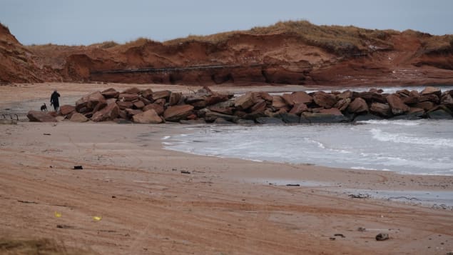 erosion-iles-de-la-madeleine-tempete