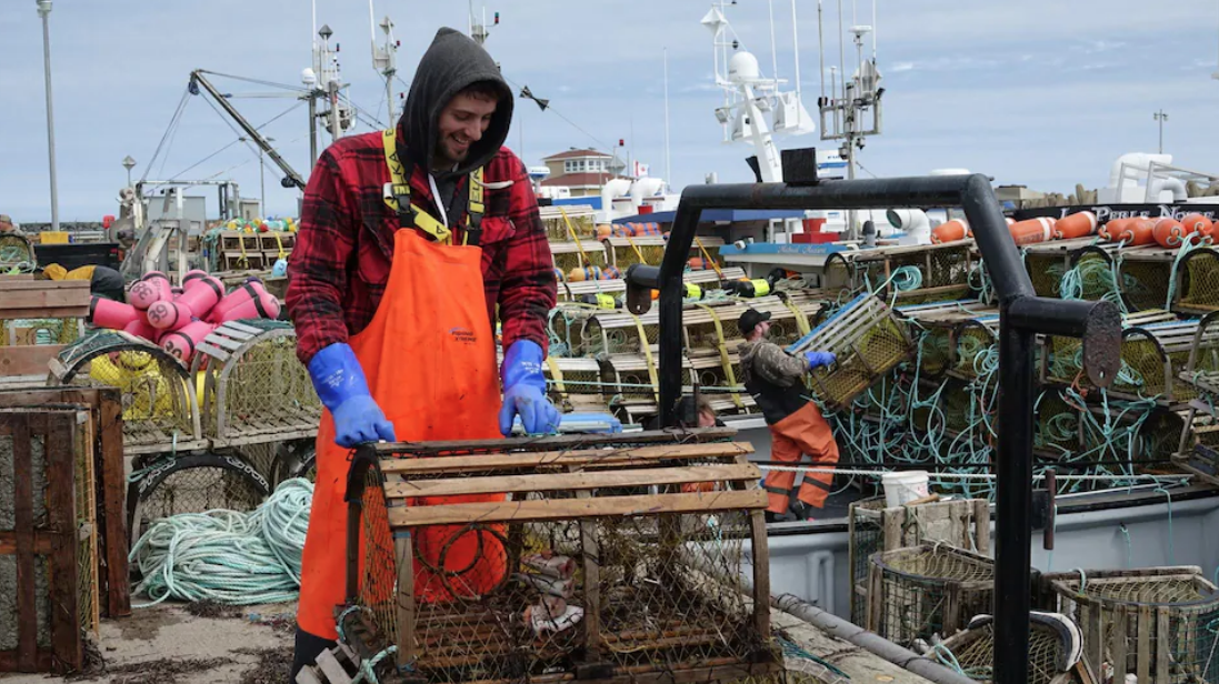 Derniers préparatifs avant la mise à l’eau aux Îles-de-la-Madeleine