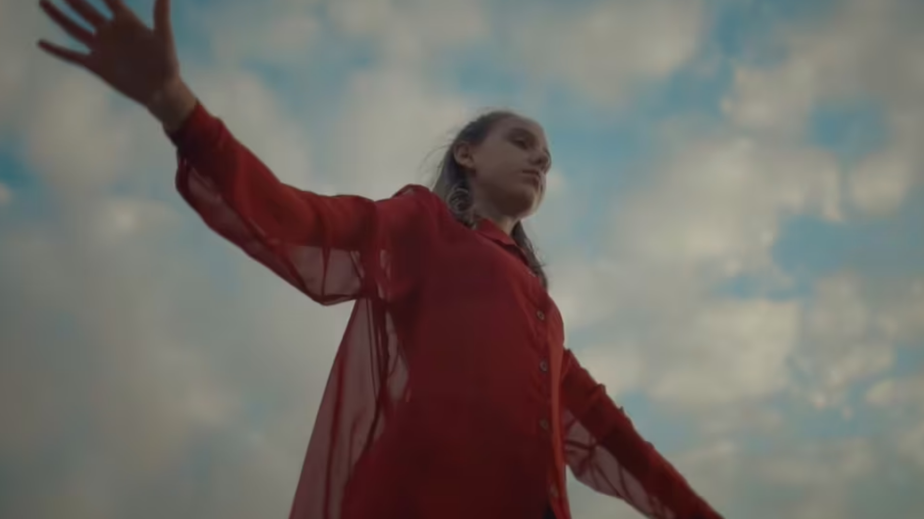 Deux jeunes danseuses des Îles en vedette dans des vidéoclips