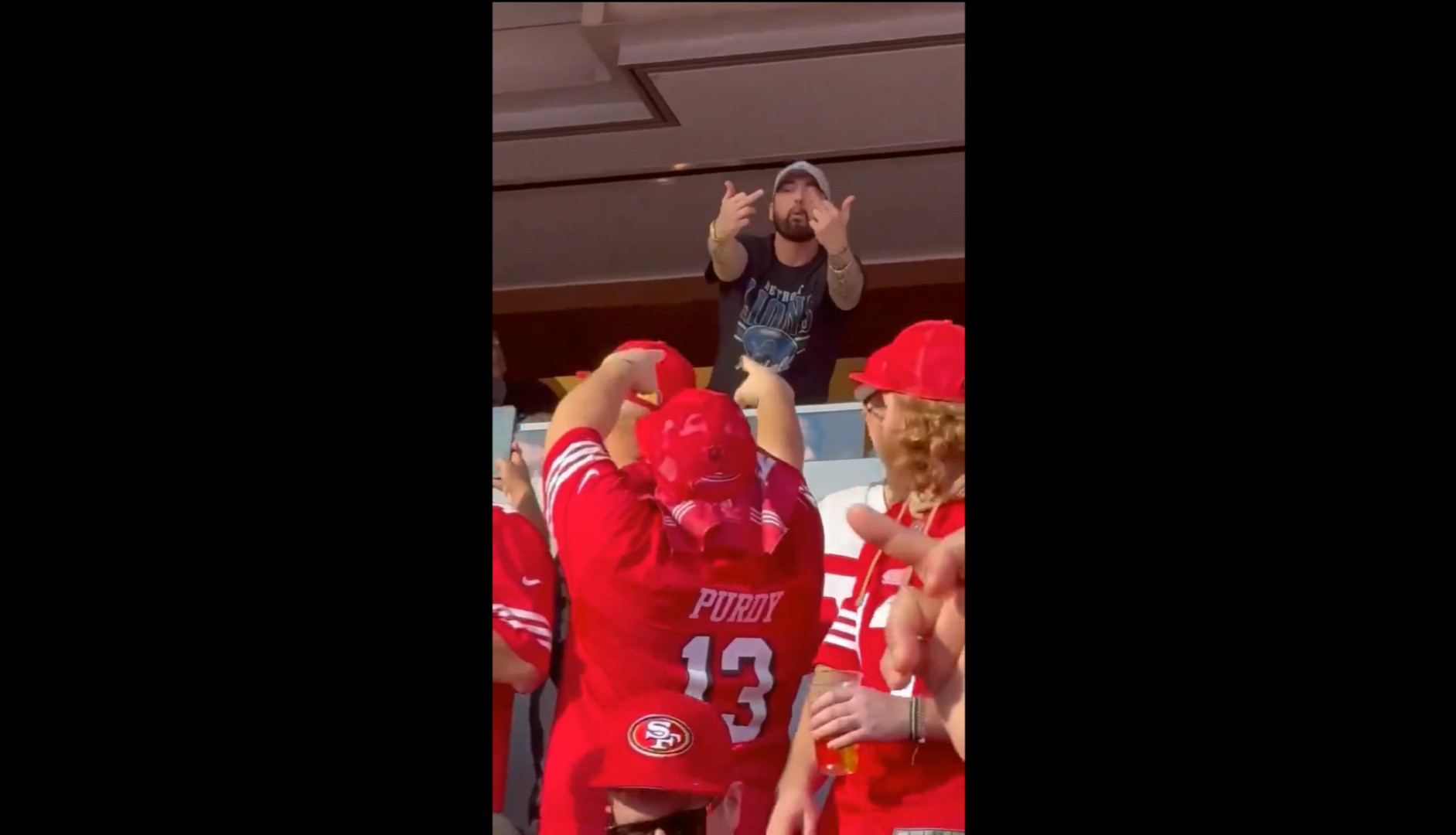 Eminem a sorti le doigt pour envoyer promener les partisans des 49ers