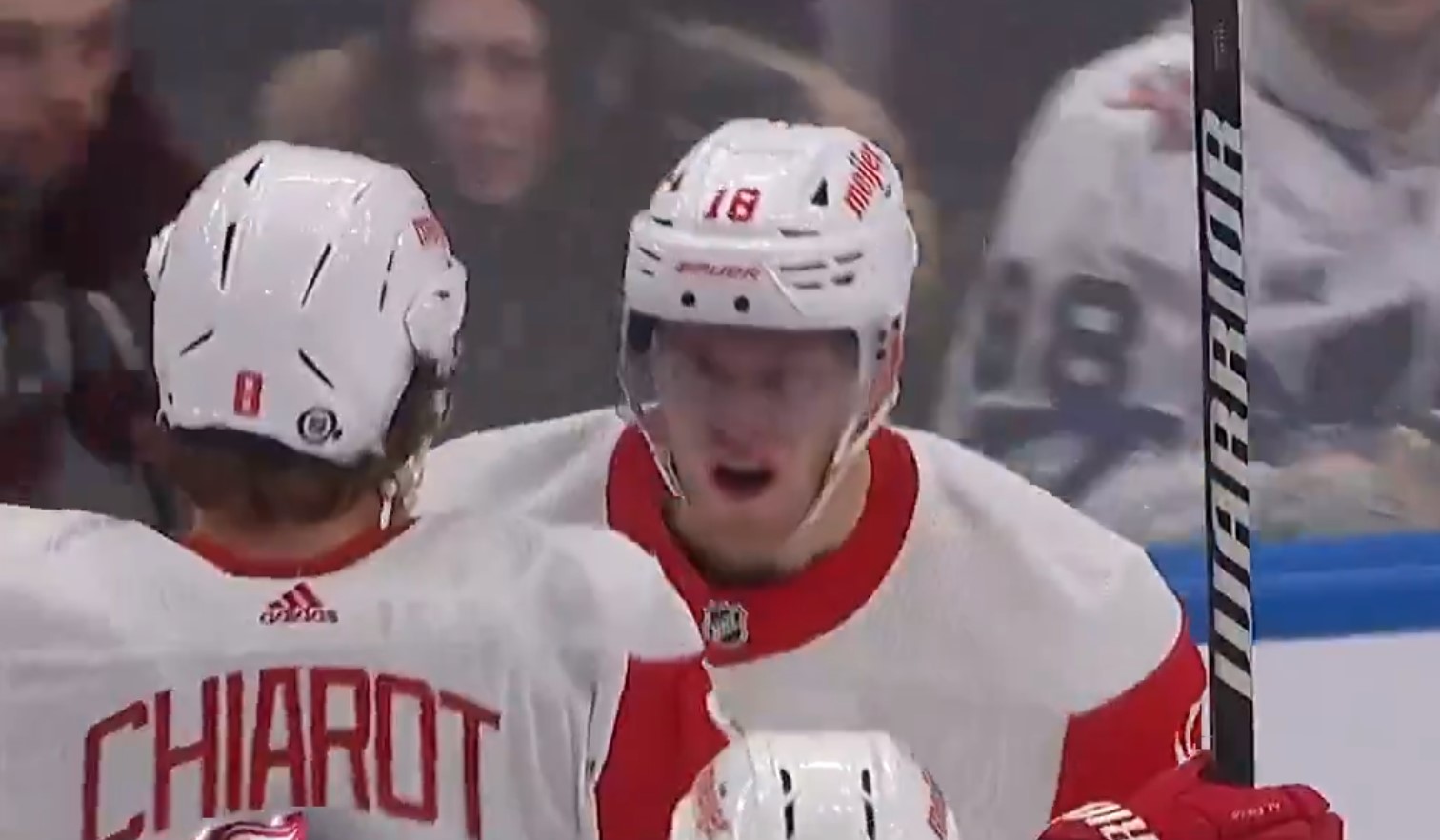 Top-2 : les Red Wings gagnent malgré leur arrivée (très) tardive à Toronto