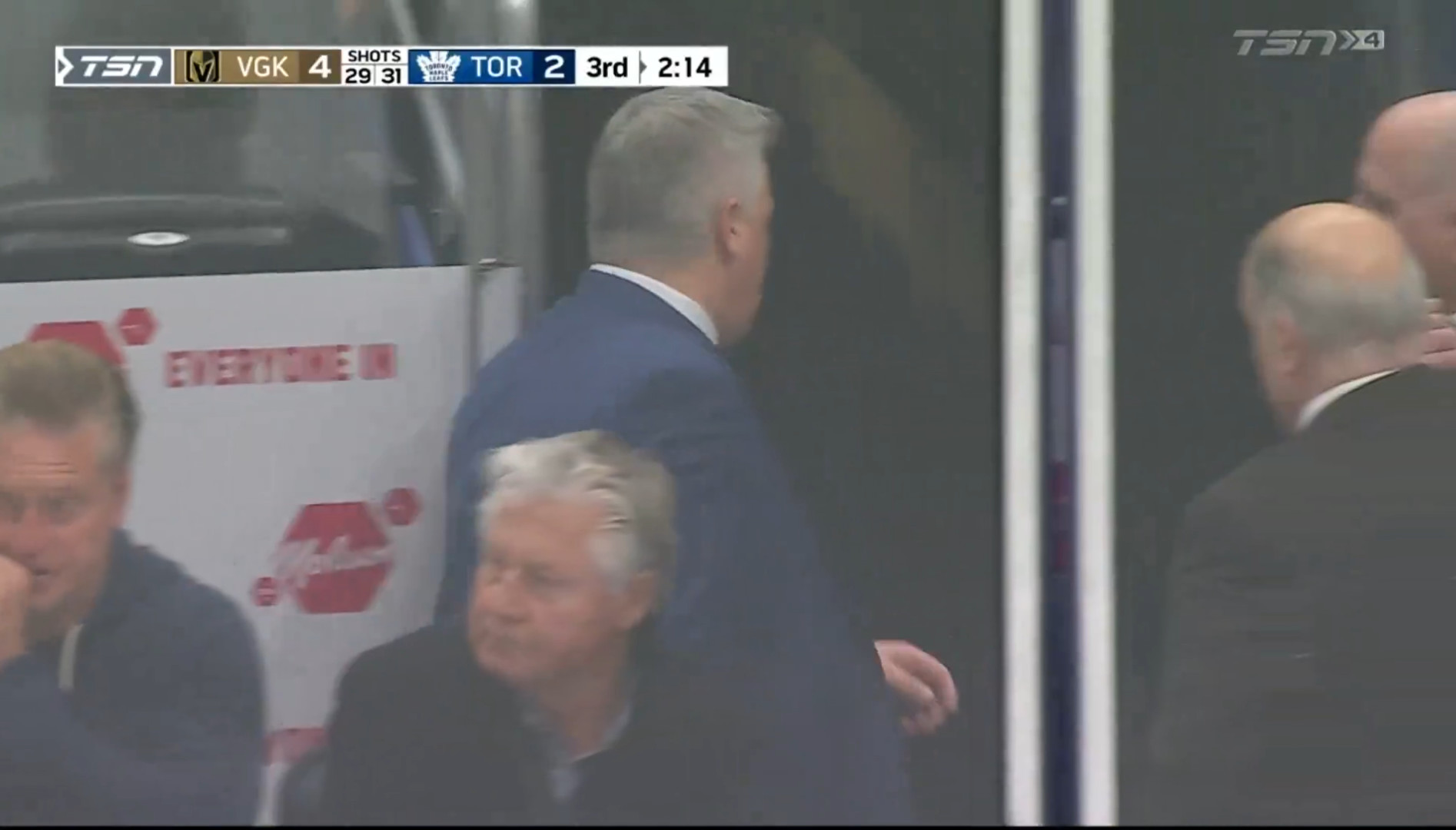 Top-5 : Expulsé lors du match, Sheldon Keefe refuse d’en parler avec les médias en point de presse
