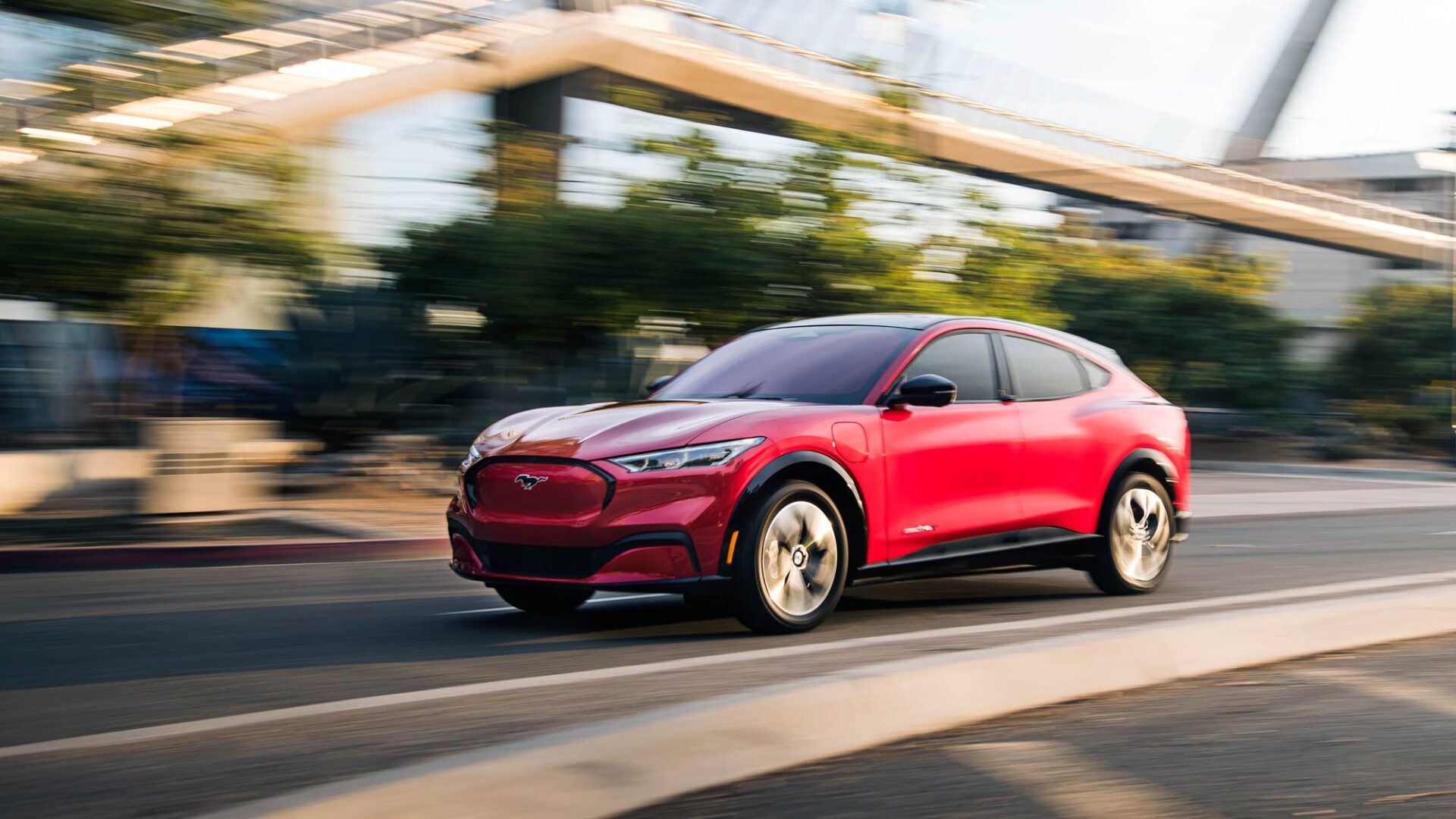 La récente baisse de prix rend-elle le Ford Mustang Mach-E plus intéressant?