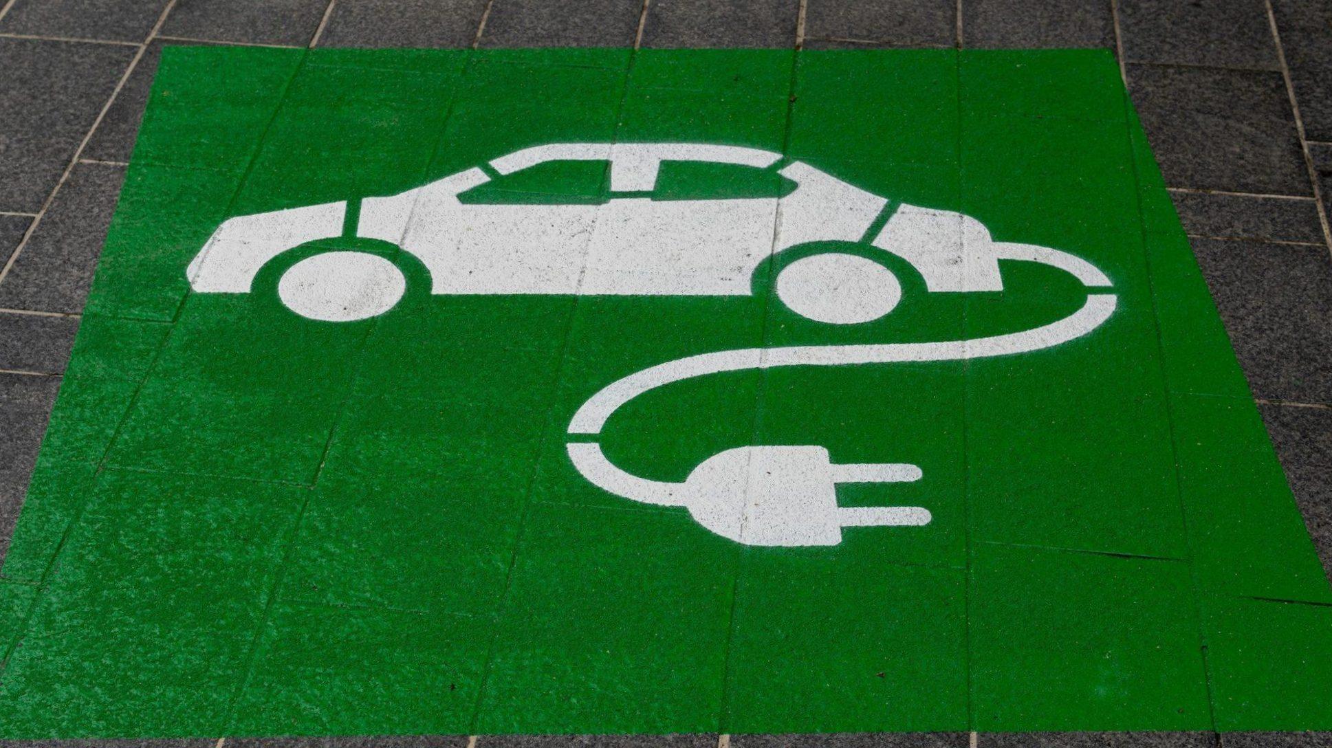 Le gouvernement québécois coupe les subventions aux véhicules électriques