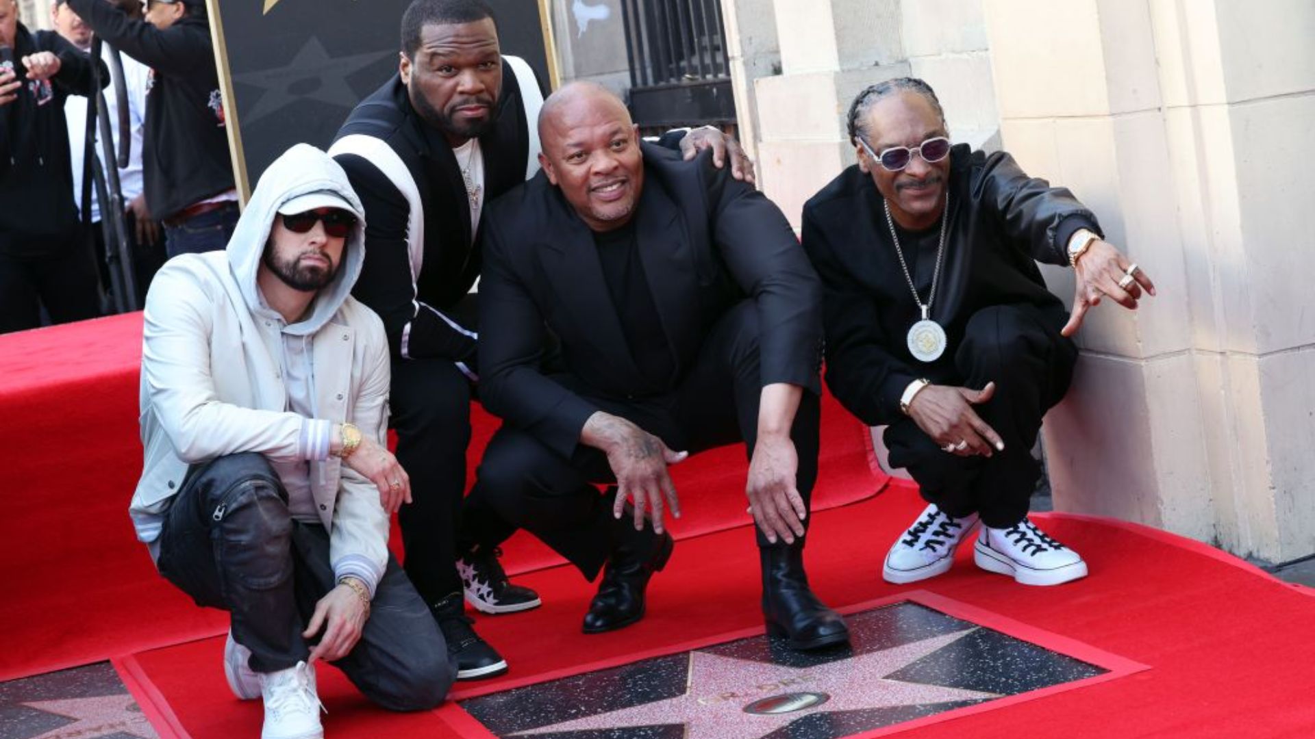 Entouré d’Eminem et Snoop, Dr Dre reçoit son étoile sur le Walk of Fame!