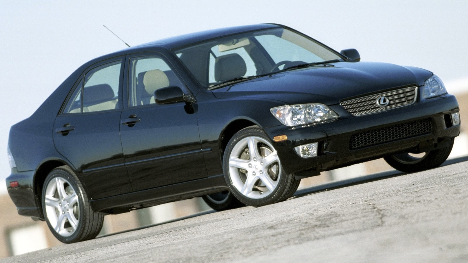 La Lexus IS de 2001 à 2005 pour un jeune est-elle un bon choix?