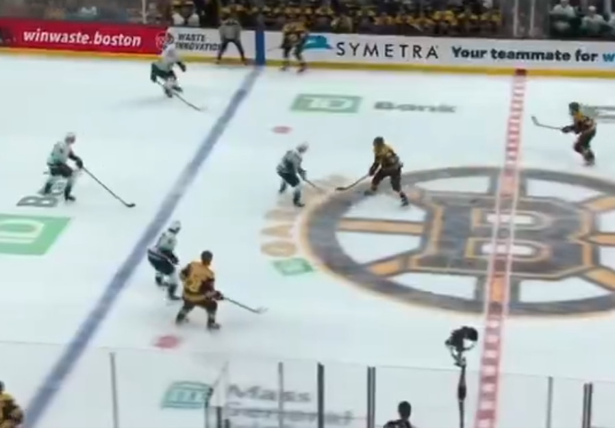 Top-5 : David Pastrnak cloué au banc en troisième période