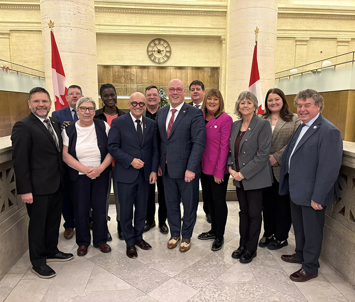 La francophonie acadienne réclame son temps d’antenne sur les ondes de Radio-Canada