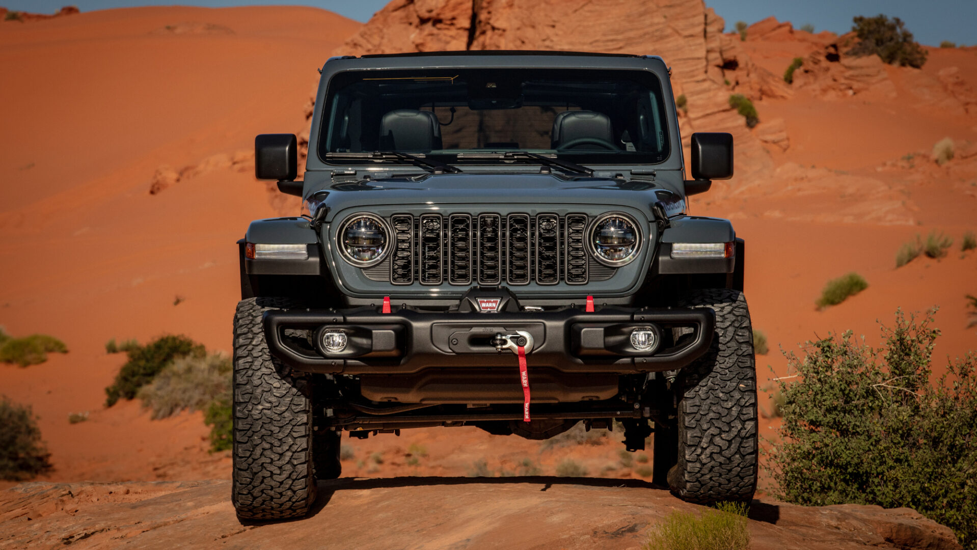 Le Jeep Wrangler 2025 à moteur V6 est à nouveau offert avec une boîte automatique