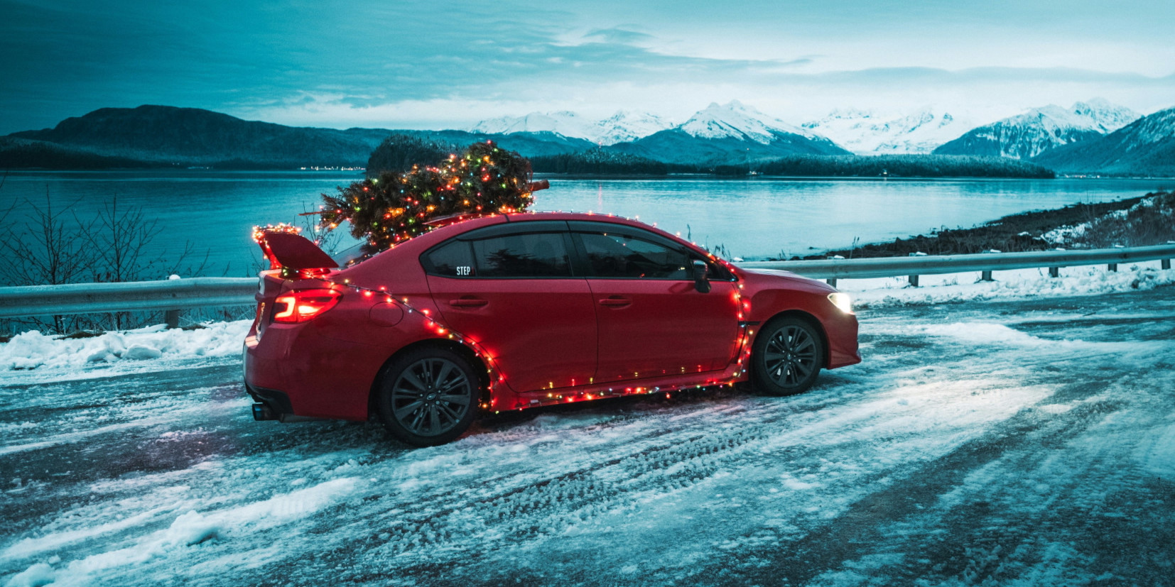Mettre des guirlandes de lumières de Noël sur son véhicule, est-ce légal au Québec?