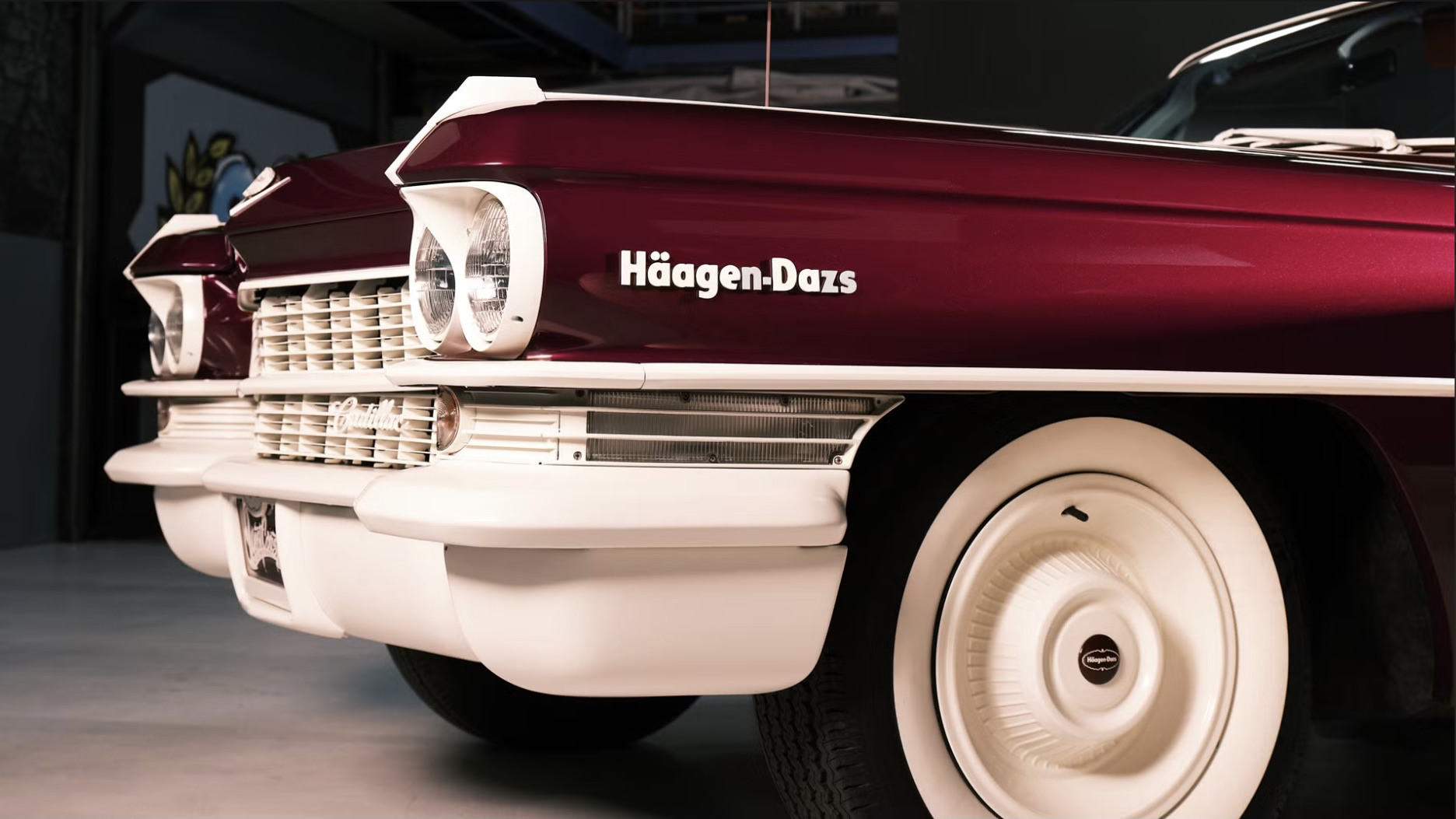 West Coast Customs convertit une Cadillac en frigo Häggen-Dazs pour le Super Bowl