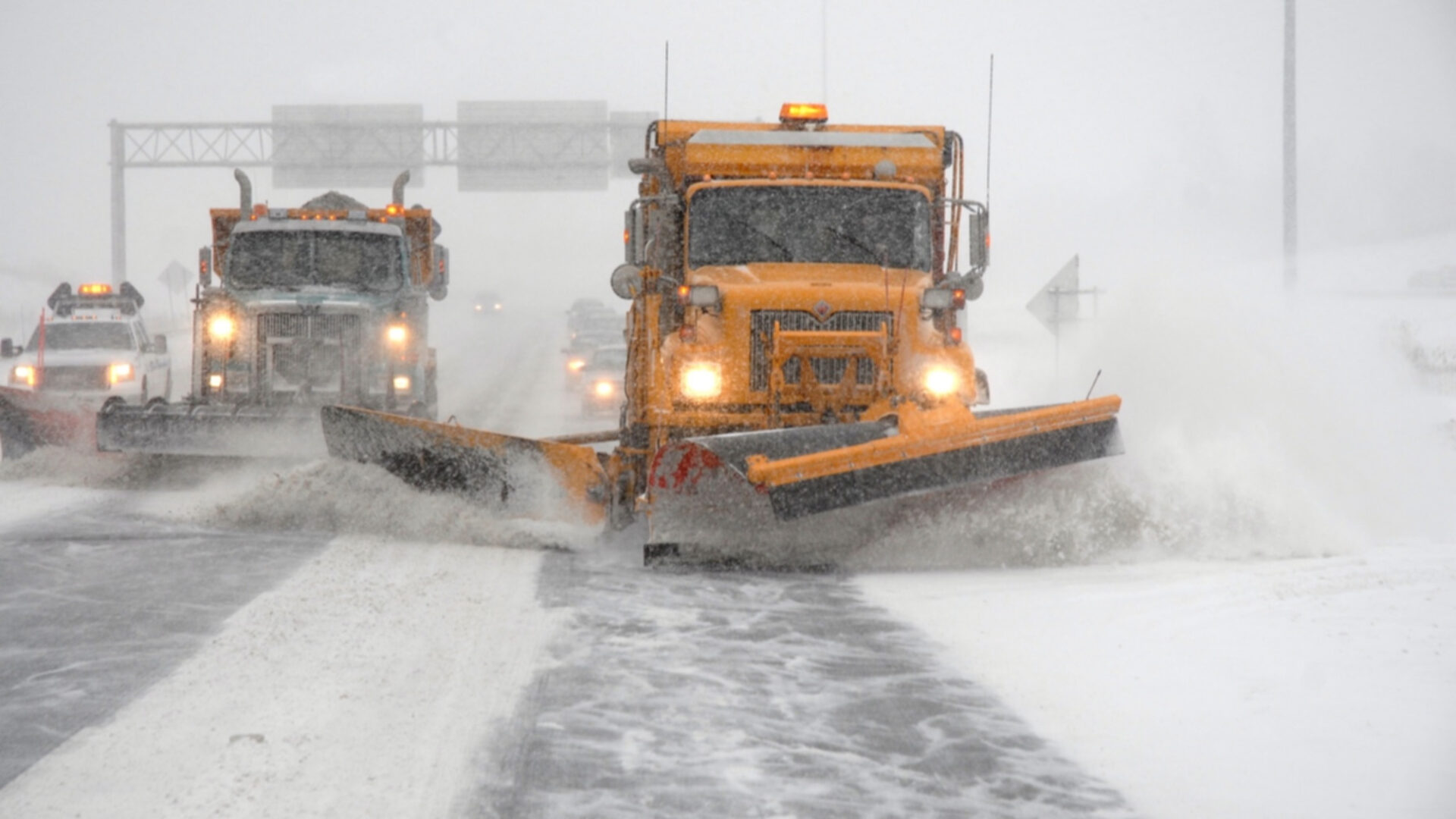Tempête hivernale : les bonnes habitudes à prendre, et comment on déneige nos routes
