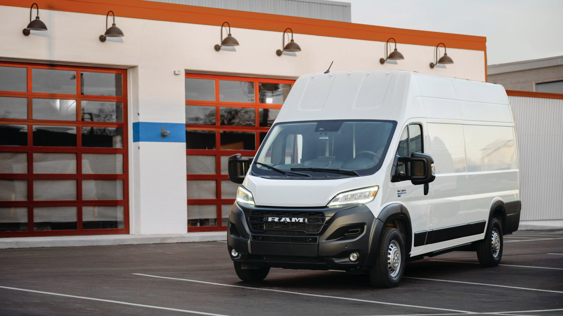 Plus de 100 000 $ pour le Ram ProMaster EV au Canada