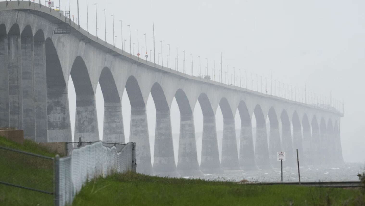 Ottawa s’engage à réduire le péage du pont de la Confédération, dit le PM de l’Î.-P.-É.