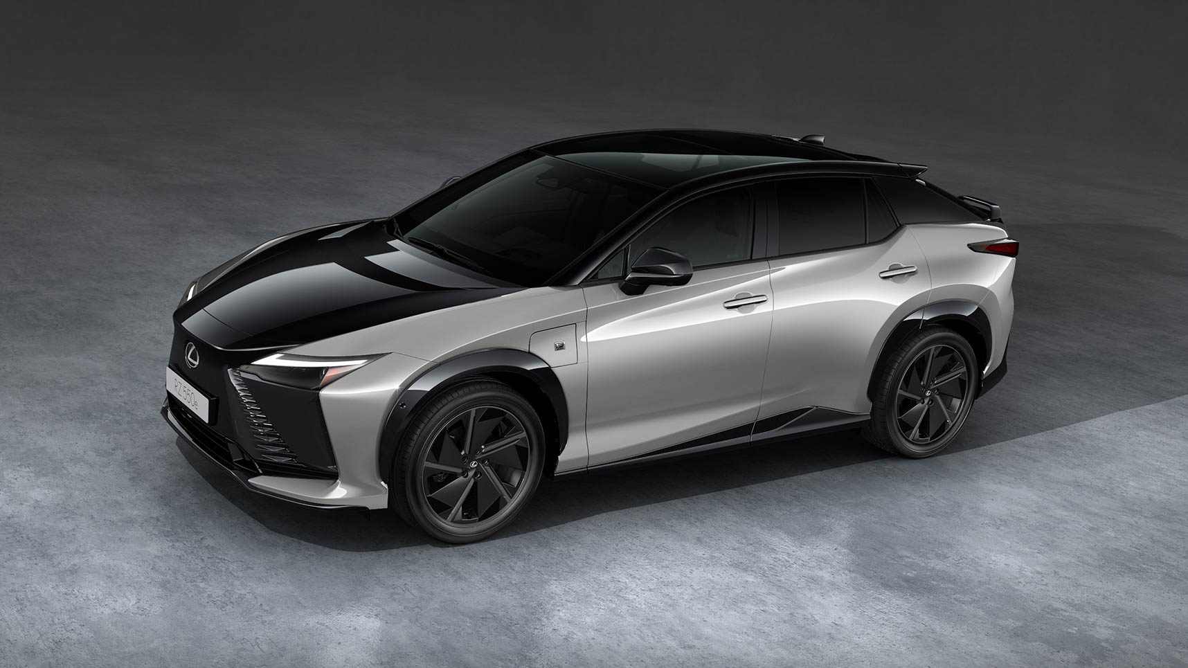 L’électrique Lexus RZ ajoutera la simulation des changements de rapports pour 2026