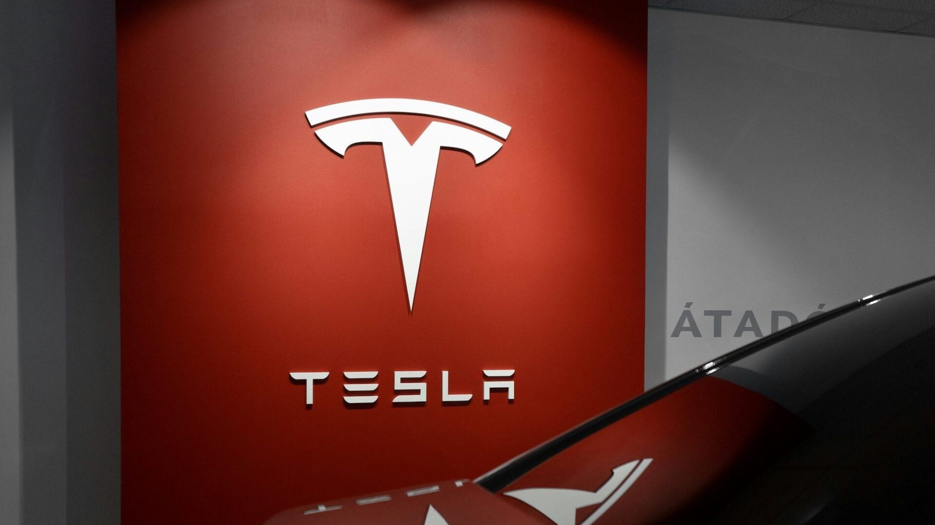 Tesla a épuisé le fonds fédéral en demandant 8 653 subventions en trois jours