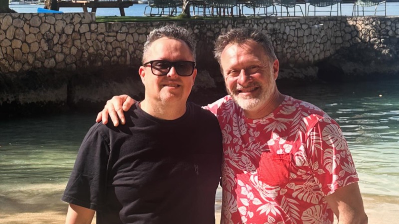Mike Ward et Stéphane Fallu s’éclatent au soleil
