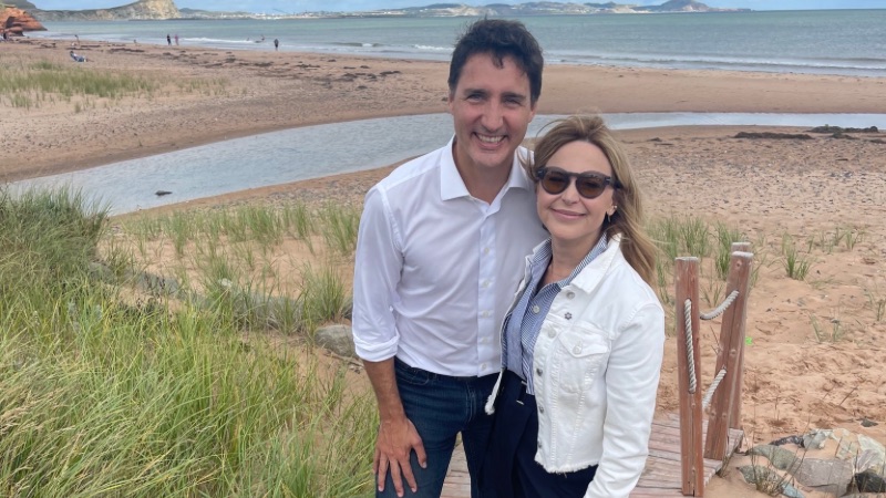 Julie Snyder: «Au revoir Justin Trudeau et bonne chance»